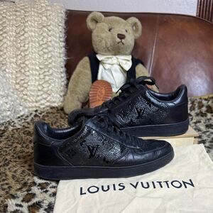 LOUIS VUITTON 2020 Rivoli Line Monogram Leather Low Sneakers Black 6 EU / 7 US